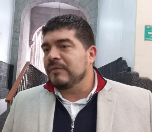 SE DESLINDA ZENYAZEN DE MAESTRO ASESINADO JUNTO A FAMILIA DE EL PINO