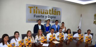 Presenta Balo Gómez cartel del Carnaval de primavera 2023