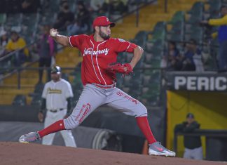 Pericos pega primero en el Hermanos Serdán