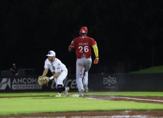El Águila pinta de blanco a Tigres