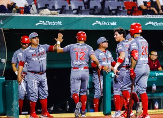Diablos sentencia en la octava y derrota El Águila