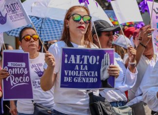 Miles de mujeres marchan en favor de Nahle