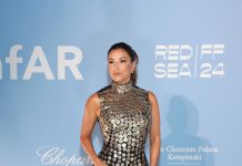 Eva Longoria luce el vestido transparente más elegante de Venecia