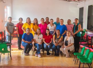 DIF POZA RICA DONA MOBILIARIO A PLANTELES DE NIVEL PREESCOLAR.
