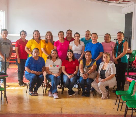DIF POZA RICA DONA MOBILIARIO A PLANTELES DE NIVEL PREESCOLAR.