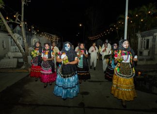 Festival “Entre Vivos y Muertos, La Tradición” reúne cientos de personas