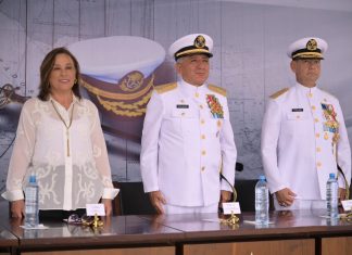 Rocío Nahle participó en el cambio de mando de la Primera Región Naval