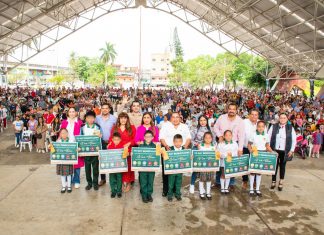 Fernando Remes Garza cumple con estudiantes