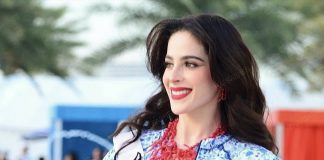 Fátima Bosch deslumbra en el desfile de traje de baño del Miss Universo 2025