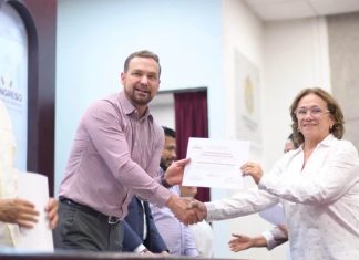GOBIERNO DE POZA RICA RECIBE DISTINTIVO DE EXCELENCIA POR SU PLAN MUNICIPAL DE DESARROLLO