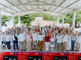 SE ENTREGAN 115 PANTALLAS A 30 TELESECUNDARIAS DE TUXPAN