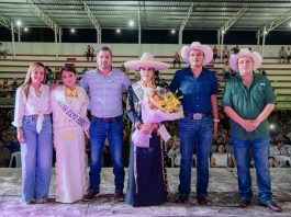 Daniel Cortina corona a Nikole Pulido como reina de la Expo Tuxpan 2026