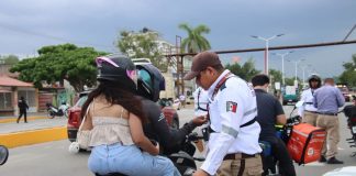 Operativo interinstitucional pone lupa a motociclistas y taxistas en Poza Rica