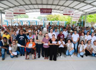 DANIEL CORTINA DESTACA ENTREGA DE APOYOS DE BIENESTAR A MUJERES Y ADULTOS MAYORES EN TUXPAN