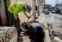 REPARAN FUGA DE AGUA EN LA CALLE FAUSTO VEGA SANTANDER EN TUXPAN