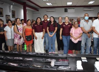 DIF POZA RICA, REALIZA ENTREGA DE AUXILIARES AUDITIVOS Y LENTES GRATUITOS