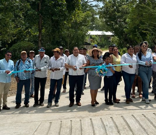ENTREGAN OBRAS DE CONCRETO HIDRÁULICO EN AMÉRICAS GRANDES