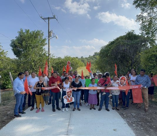 GOBIERNO DE TIHUATLÁN ENTREGA NUEVA RAMPA DE CONCRETO HIDRÁULICO EN OCOTEPEC