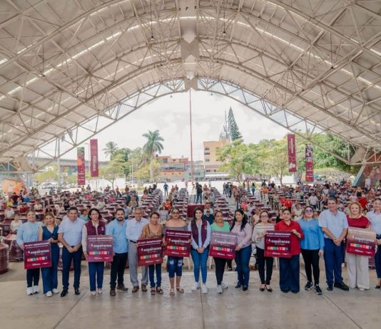 GOBIERNO DE POZA RICA ENTREGA TINACOS A FAMILIAS A TRAVÉS DEL PROGRAMA “ESPERANZA EN TU HOGAR”
