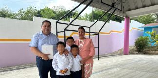 OBED MÉNDEZ ENTREGA BARDA PERIMETRAL EN LA PRIMARIA FRANCISCO I. MADERO