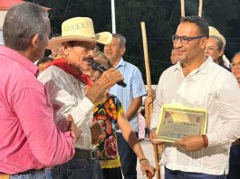 RECONOCEN A SABINO CASANOVA CRUZ POR 16 AÑOS DE PROMOVER LA DANZA DE LA VACA