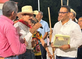 RECONOCEN A SABINO CASANOVA CRUZ POR 16 AÑOS DE PROMOVER LA DANZA DE LA VACA