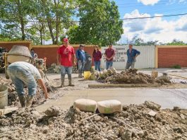 GOBIERNO MUNICIPAL APOYA A CAEV PARA CERRAR LOS PUNTOS QUE DEJARON LAS REPARACIONES DE AGUA