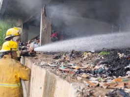 GOBIERNO DE TUXPAN RESPONDE DE MANERA INMEDIATA ANTE INCENDIO EN EL BULEVAR JESÚS REYES HEROLES