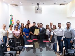Después de casi ocho décadas, Hospital Civil Dr. Emilio Alcázar recibe sus escrituras por parte del Ayuntamiento de Tuxpan