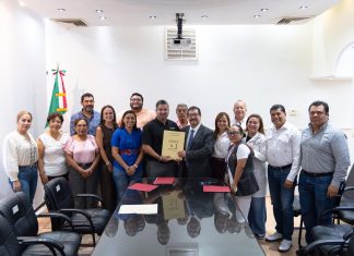 Después de casi ocho décadas, Hospital Civil Dr. Emilio Alcázar recibe sus escrituras por parte del Ayuntamiento de Tuxpan